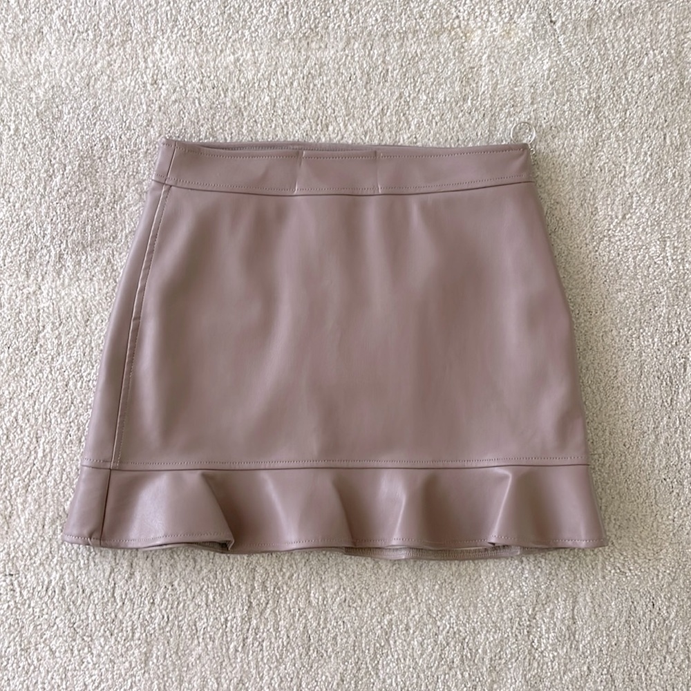 Express Faux Leather Lavender Purple Ruffle Mini Skirt - Size 4